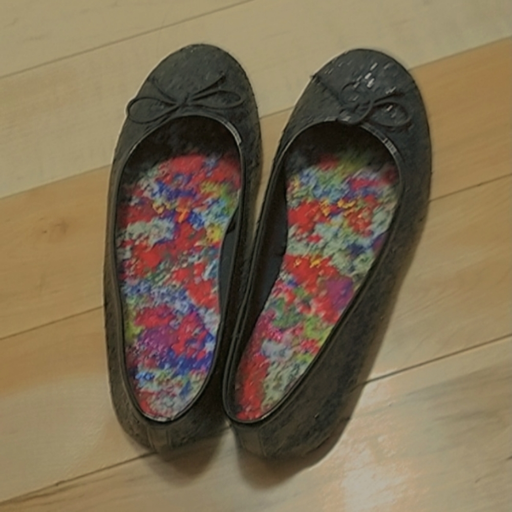 Shoes/ size 2.